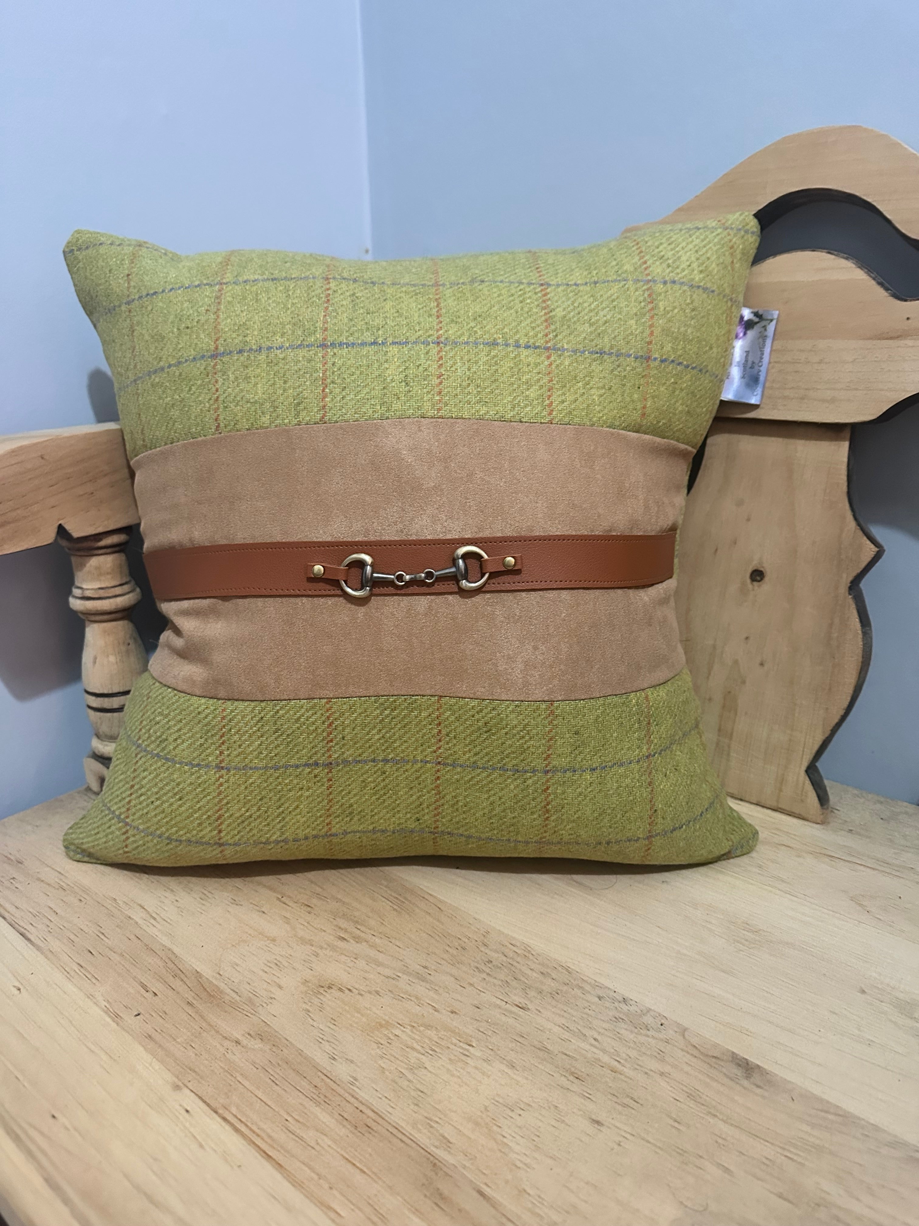 Snaffle Bit Cushion With Insert